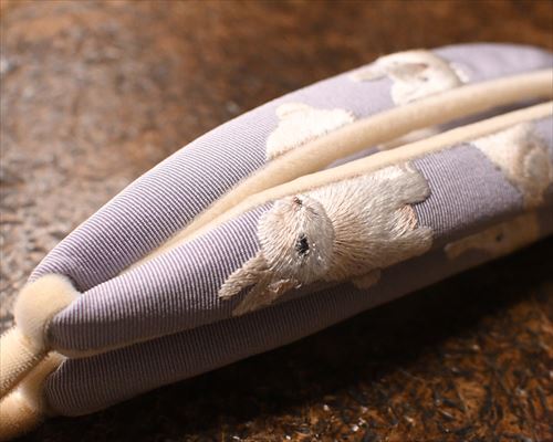 ウサギ刺繍花緒