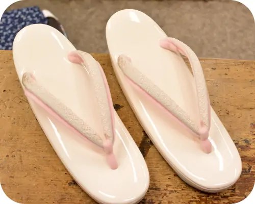 １の３枚芯本革草履に博多織夫婦花緒