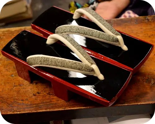 天黒相三味に奄美布福林花緒
