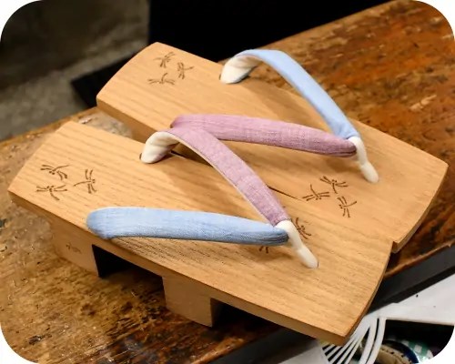 焼き蜻蛉入り相三味に本麻水引花緒