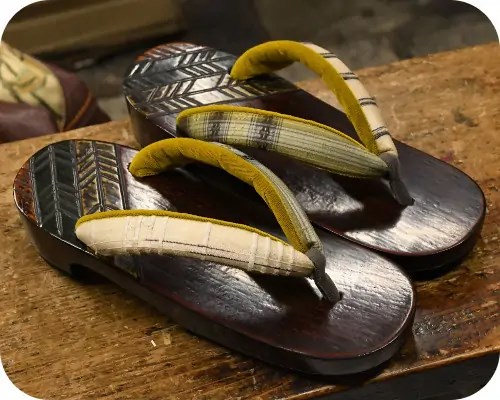 鎌倉彫相右近にお客様特注花緒