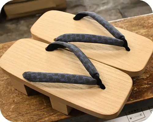 大下方に髑髏柄花緒