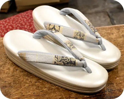 ３分３枚本革草履に帯地福林花緒