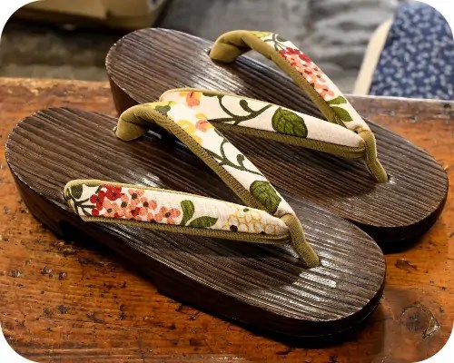 焼き相右近に花柄福林花緒