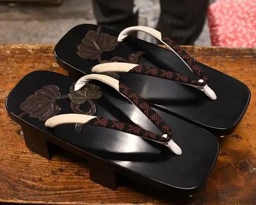 消し鎌芳町に鱗柄印伝江戸褄花緒