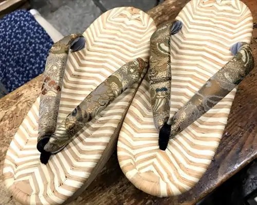 縞表付き相千両に仕立て花緒