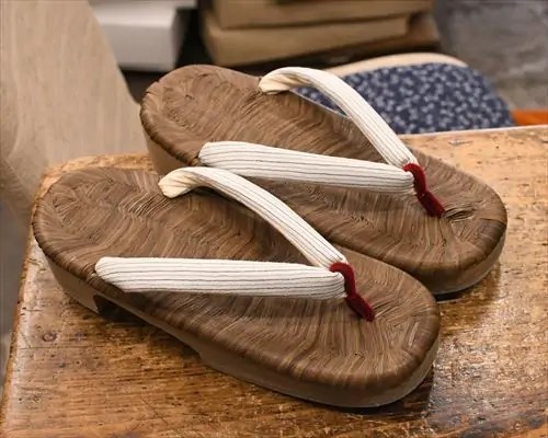 烏表付き相右近に結城紬花緒