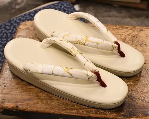 艶消し草履に氷割れ柄花緒