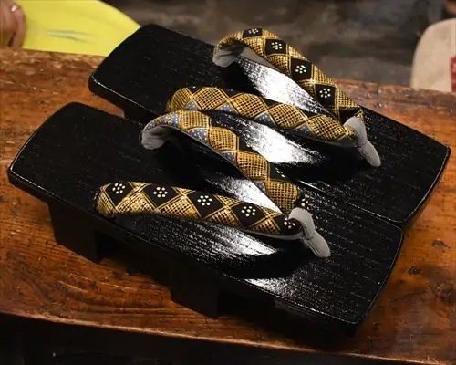黒捌き相三味に仕立て花緒