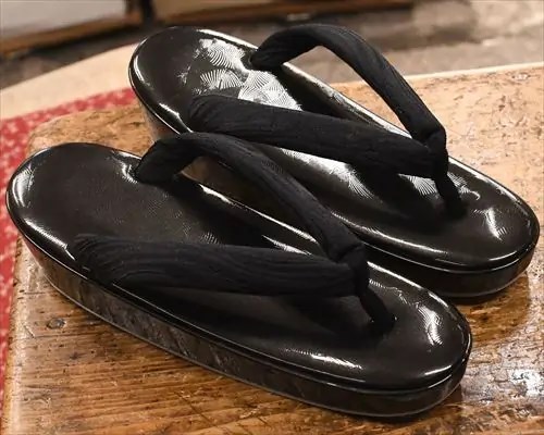 型押しリング草履にジャガード花緒