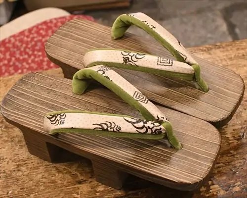 焼き砥の粉芳町に隈取柄福林花緒