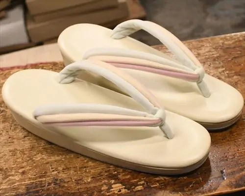 艶消し草履に三石花緒
