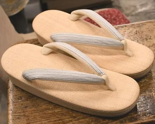 ティナラック夏草履に縞柄結城花緒