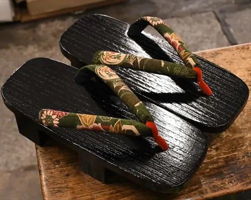 捌き大下方に花柄花緒