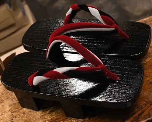 捌き大下方に編み三石花緒