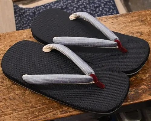 コーデュラ草履に遠州綿紬花緒
