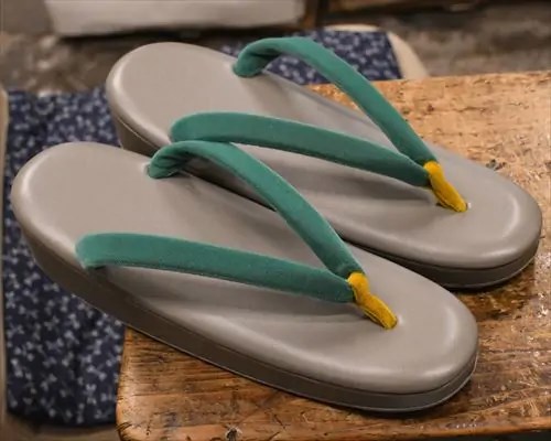 艶消し草履にツボ変わり本天花緒
