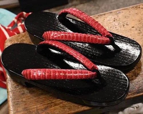 捌き相右近に蛇腹花緒