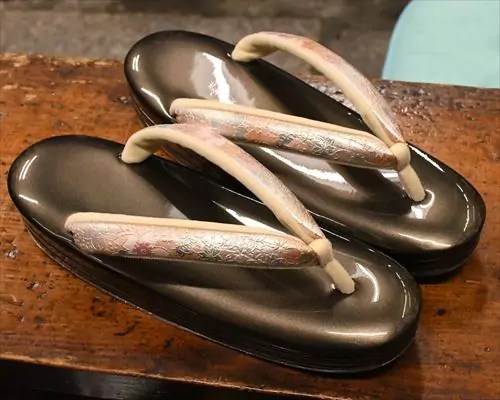 ３分３枚本革草履に花柄福林花緒