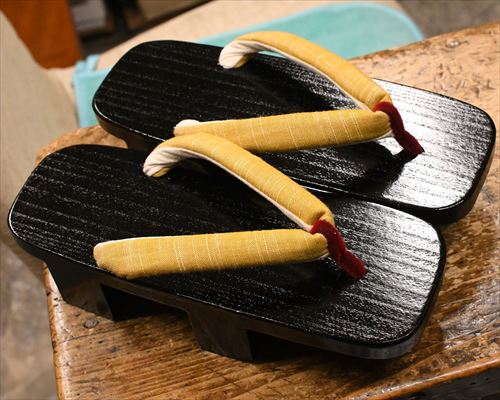捌き芳町に会津木綿花緒