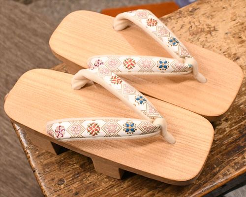 芳町に花菱柄文庫革福林花緒
