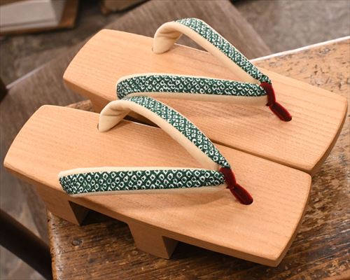 相三味に鹿の子絞り福林花緒