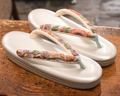 万能草履にリボン花緒