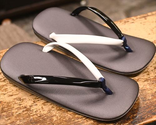 帆布草履にエナメル水引花緒