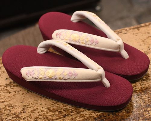 帆布草履に刺繍花緒