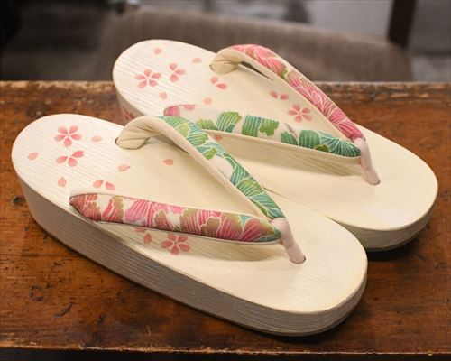 柄入り舟形に花柄福林花緒