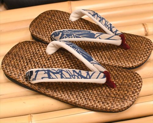 茶パナマ草履に奥州小紋花緒