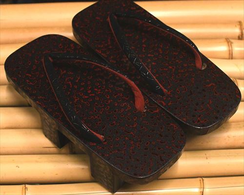 紋紗塗り大下方に蜻蛉柄印伝花緒
