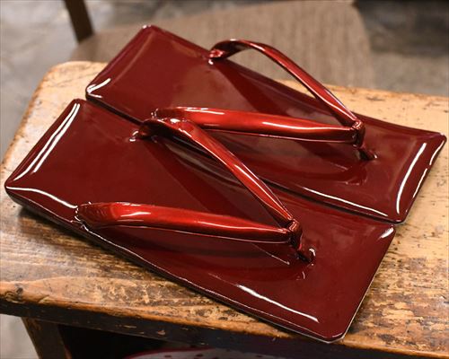 エナメル真角草履にエナメル花緒