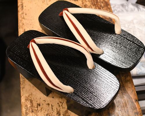 捌き大千両に一本独鈷花緒