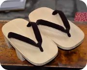 大丸に茶色無地花緒