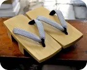 大三味に縦縞柄花緒