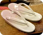 螺鈿入り本革エナメル草履