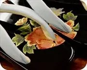 蒔絵付芳町に本麻花緒　前壷