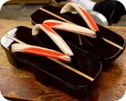 胡麻竹ライン張り・溜色芳町に矢絣柄内玉花緒