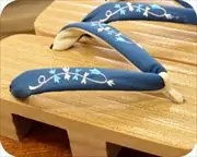 胡麻竹大下方に刺繍花柄花緒　花緒