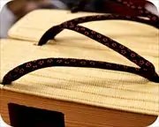 籐表付横柾大千両に小桜柄印伝花緒　花緒