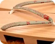 相三味に撫子柄印伝花緒　花緒