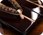 胡麻竹ライン張り溜色真角に特注花緒　前壷