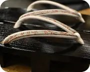黒捌き芳町に蜻蛉柄印伝福林花緒　花緒