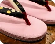 帆布草履に花柄内玉花緒　前壷