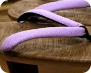 烏表付相小町に烏ちりめん花緒　花緒