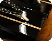 胡麻竹ライン張り真角に小桜柄印伝花緒　前壷