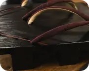 クシ目塗り真角に蜻蛉柄印伝花緒　花緒