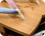焼き蜻蛉入り相三味に本麻水引花緒　前壷