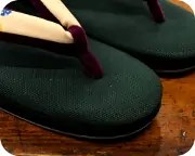 帆布草履に蝶柄福林花緒　前壷